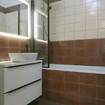 דירה Z Widokiem, Wygodny Z Sypialnia, Kuchnia I Salonem, 47m2, Bezplatny Garaz *