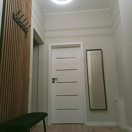 Z Widokiem, Wygodny Z Sypialnia, Kuchnia I Salonem, 47m2, Bezplatny Garaz *