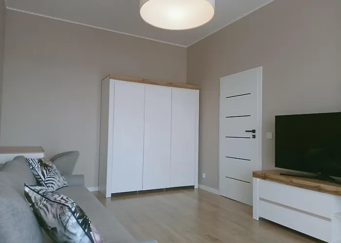 Z Widokiem, Wygodny Z Sypialnia, Kuchnia I Salonem, 47m2, Bezplatny Garaz