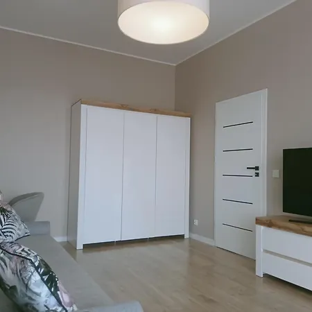 Z Widokiem, Wygodny Z Sypialnia, Kuchnia I Salonem, 47m2, Bezplatny Garaz